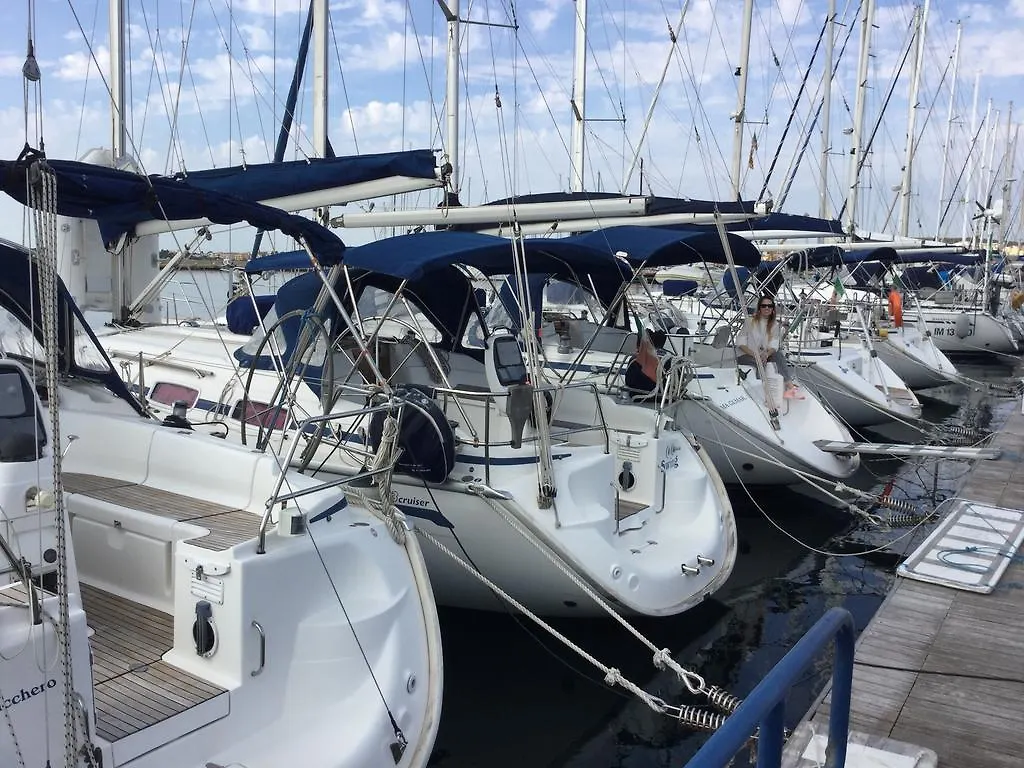 Úszó hotel Wind Sardinya Sail Charter Boat Hotel Alghero
